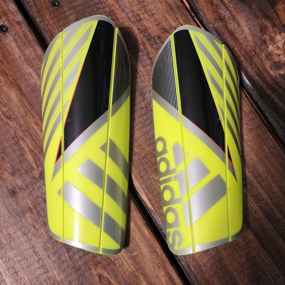 Adidas Ghost Pro Shin Guards for youth - Picture 1 of 6